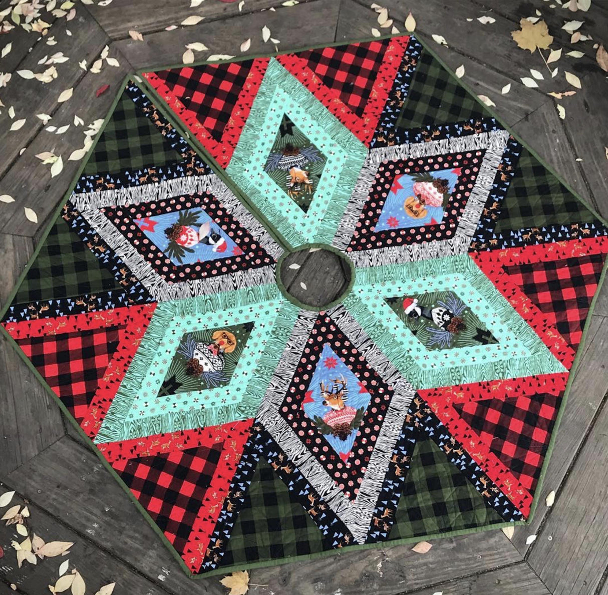 Hexie Homies - Holiday Tree Skirt Pattern - Digital
